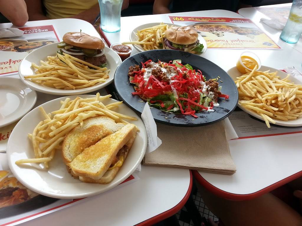 Steak n Shake | restaurant | 11040 Pendleton Pike, Indianapolis, IN 46236, USA | 3178237380 OR +1 317-823-7380