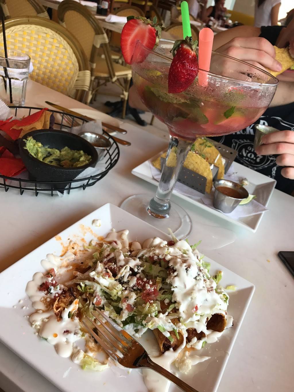 Kantina Restaurant | restaurant | 834 Ocean Dr, Miami Beach, FL 33139, USA | 3055347100 OR +1 305-534-7100