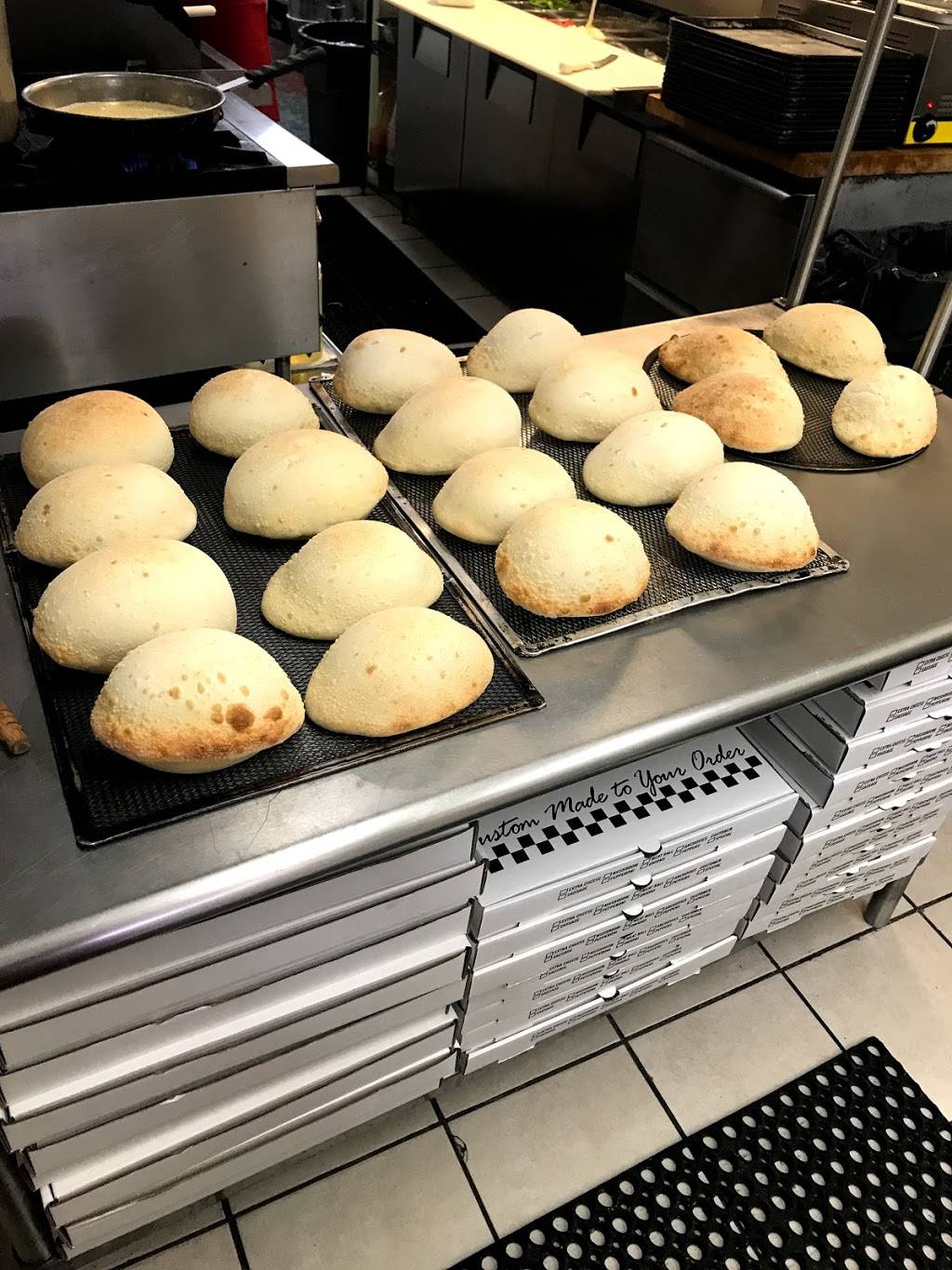 Village Pizza | meal delivery | 7 Audubon St, Springfield, MA 01108, USA | 4137324700 OR +1 413-732-4700