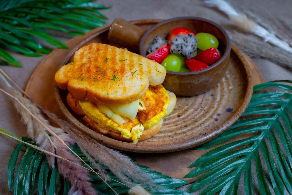 Ganvié Grill | restaurant | 1282 Essex Ave, Columbus, OH 43201, USA | 6147473620 OR +1 614-747-3620