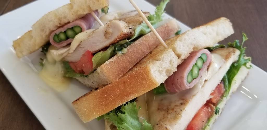 Chequamegon Grill | restaurant | 101 Lake Shore Dr W, Ashland, WI 54806, USA | 7156826727 OR +1 715-682-6727