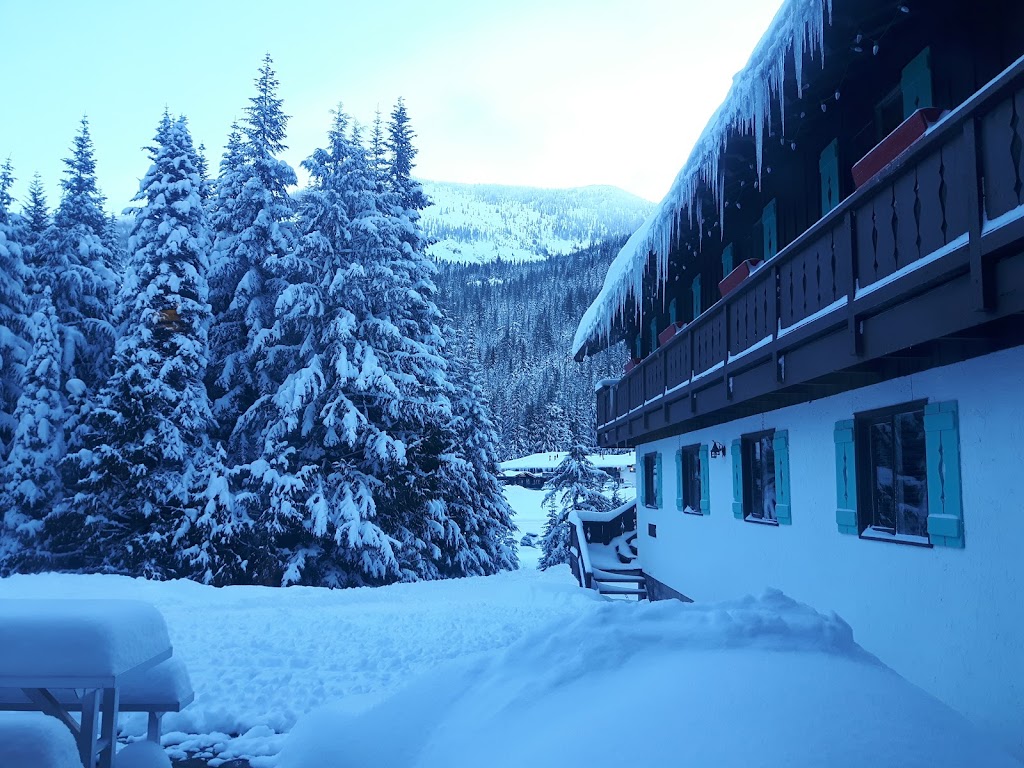 Alpine Inn | restaurant | 33818 Crystal Mountain Blvd, Enumclaw, WA 98022, USA | 3606632262 OR +1 360-663-2262