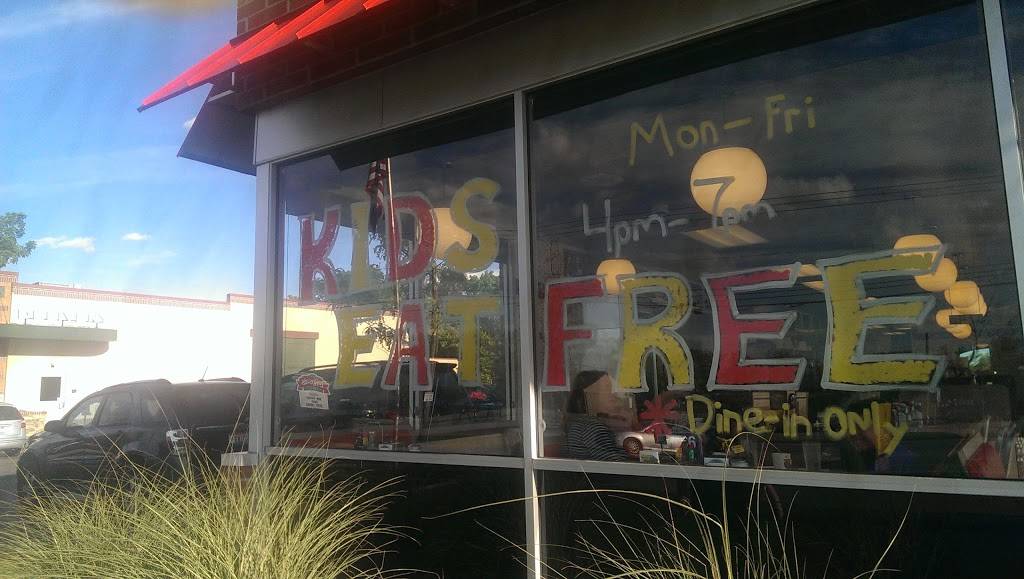 Waffle House | meal takeaway | 4351 Hamilton Middletown Rd, Liberty Township, OH 45011, USA | 5137376777 OR +1 513-737-6777