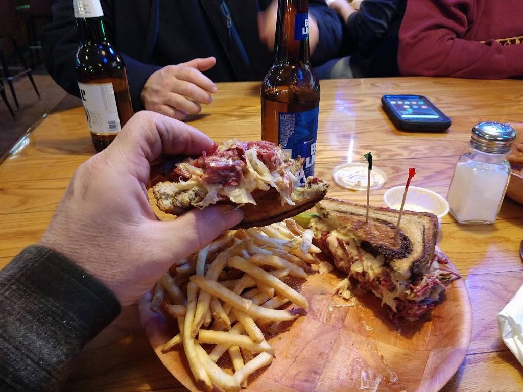 Luckys Tavern | restaurant | 31020 Government Dr, Pequot Lakes, MN 56472, USA | 2185684177 OR +1 218-568-4177