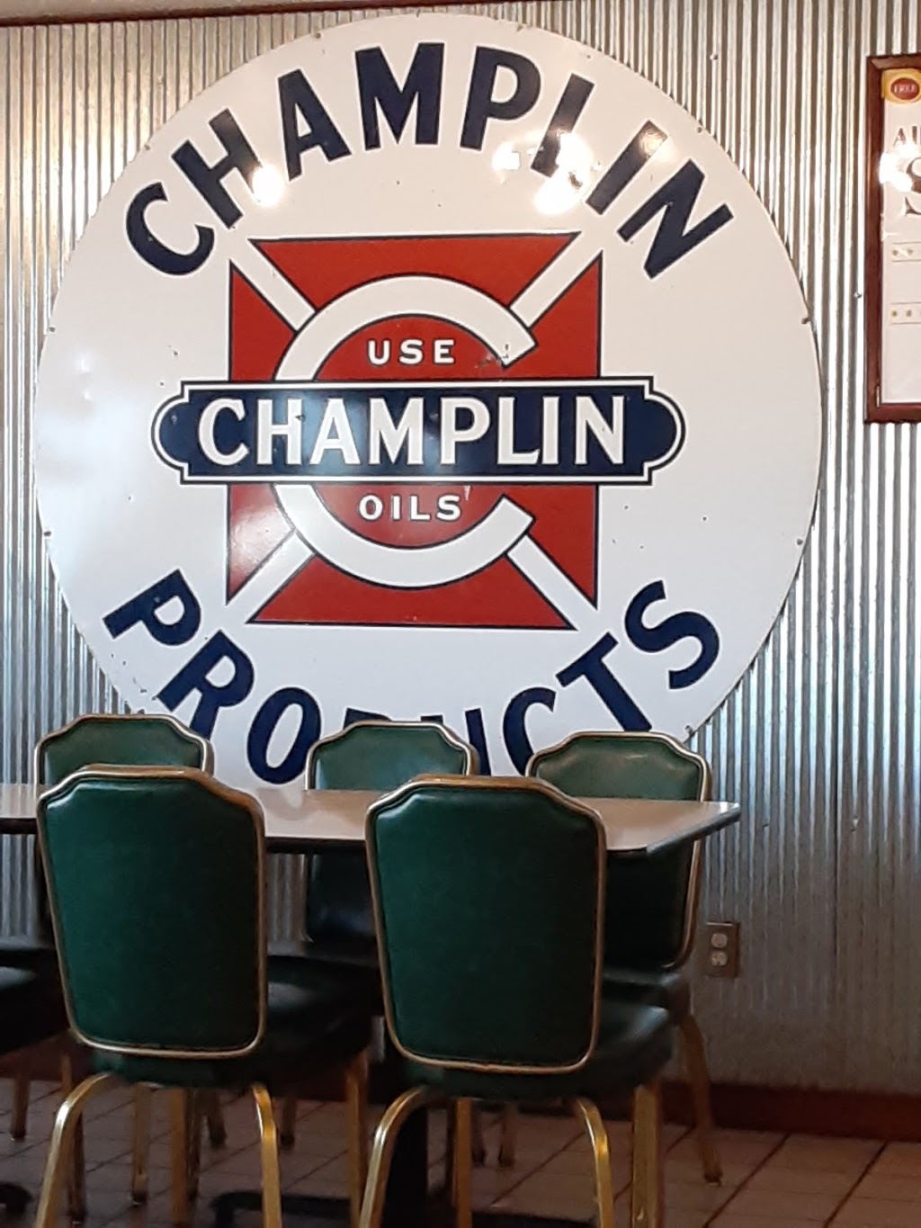 Marlins Family Restaurant | restaurant | 3850 N Cliff Ave, Sioux Falls, SD 57104, USA | 6053327259 OR +1 605-332-7259