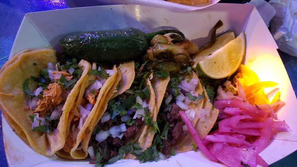 La Chilanga bar and Grill | restaurant | 3229 Williams Blvd, Kenner, LA 70065, USA | 5044702056 OR +1 504-470-2056