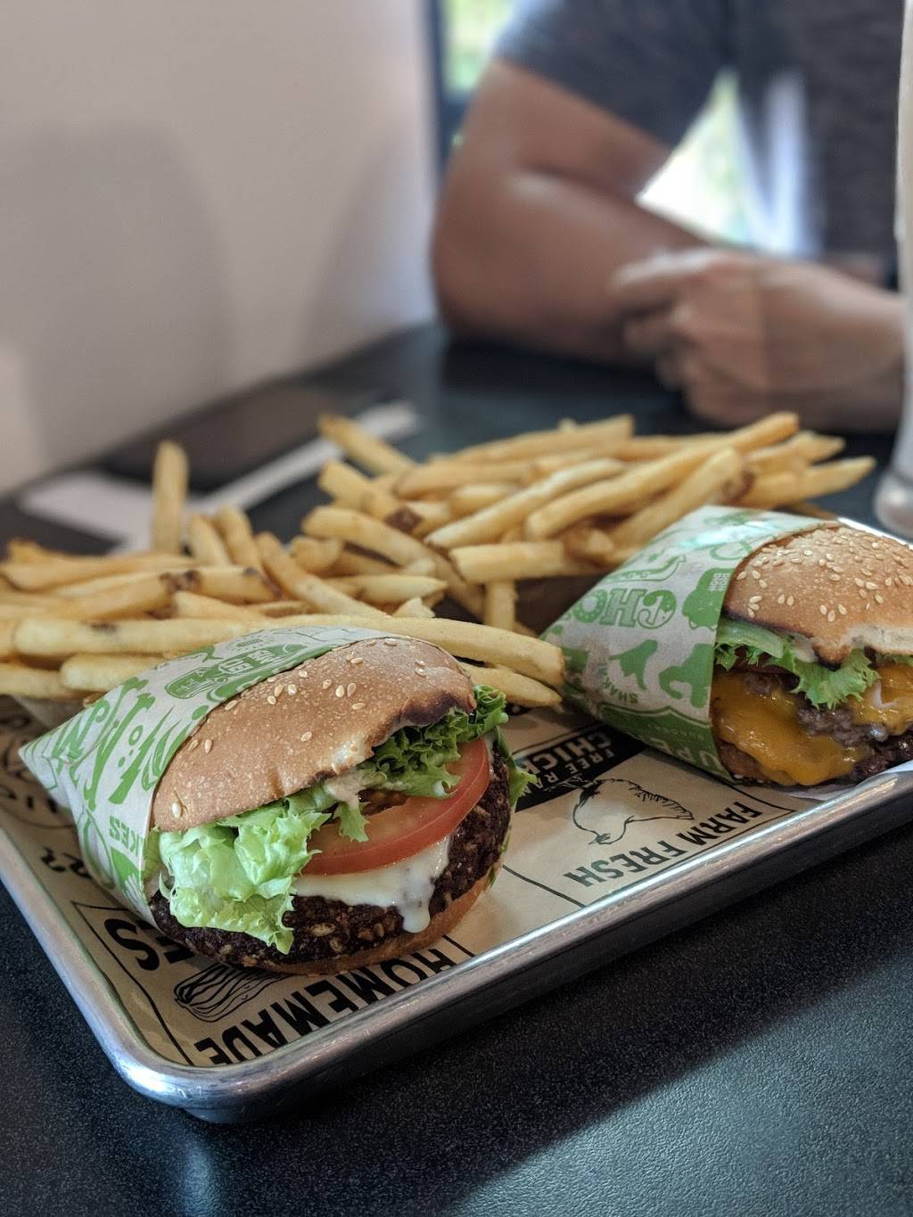 Super Duper Burgers | restaurant | 15991 Los Gatos Blvd Building 3, Los Gatos, CA 95032, USA | 4083560684 OR +1 408-356-0684