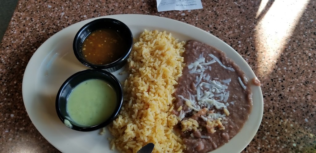 Gabbys | restaurant | 21172 CA-46, Lost Hills, CA 93249, USA | 6617979911 OR +1 661-797-9911