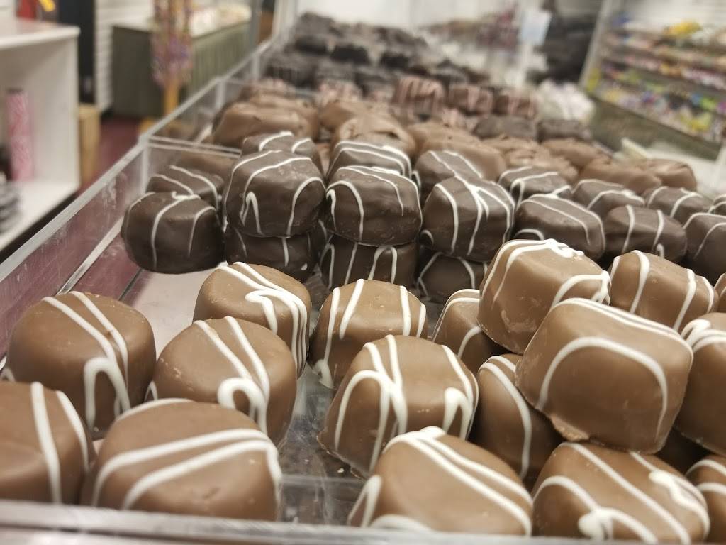 Olympia Candy and Grill | restaurant | 11606 Pearl Rd, Strongsville, OH 44136, USA | 4405727747 OR +1 440-572-7747