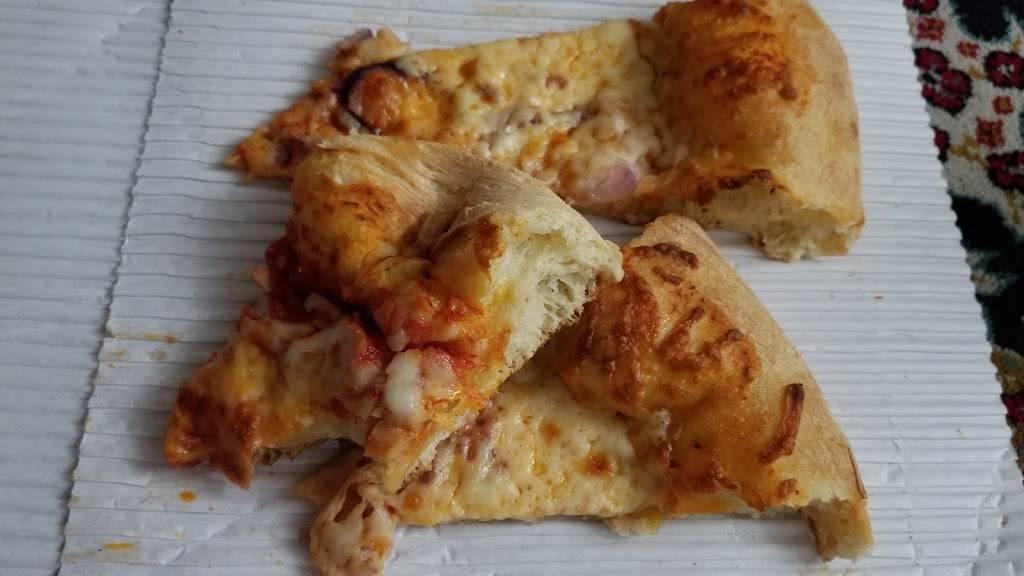 Pizza Pizza | meal delivery | 210 Chemin dAylmer, Gatineau, QC J9H 1A2, Canada | 6137371111 OR +1 613-737-1111