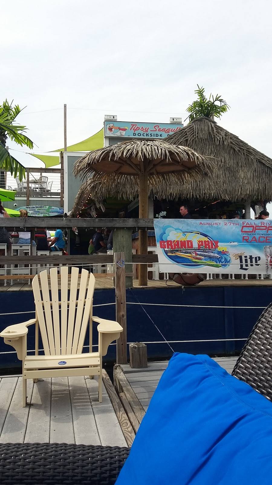 Tipsy Seagull Dockside Pub (seasonal) | restaurant | 1 Ferry St, Fall River, MA 02721, USA | 5086787547 OR +1 508-678-7547