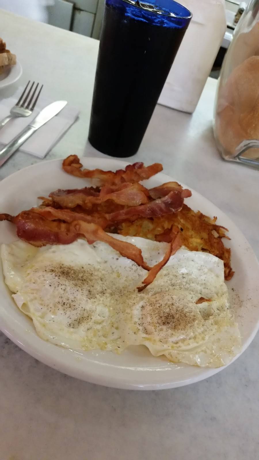 Hawley Diner | restaurant | 302 Main Ave, Hawley, PA 18428, USA | 5702260523 OR +1 570-226-0523