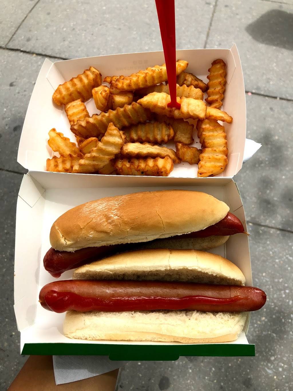 Nathans Famous | restaurant | 2 Pennsylvania Plaza, New York, NY 10121, USA | 2126300320 OR +1 212-630-0320