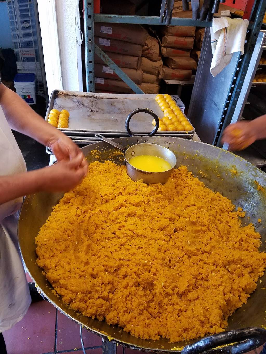 Indian Oven | restaurant | 10110 Topanga Canyon Blvd, Chatsworth, CA 91311, USA | 8184078898 OR +1 818-407-8898