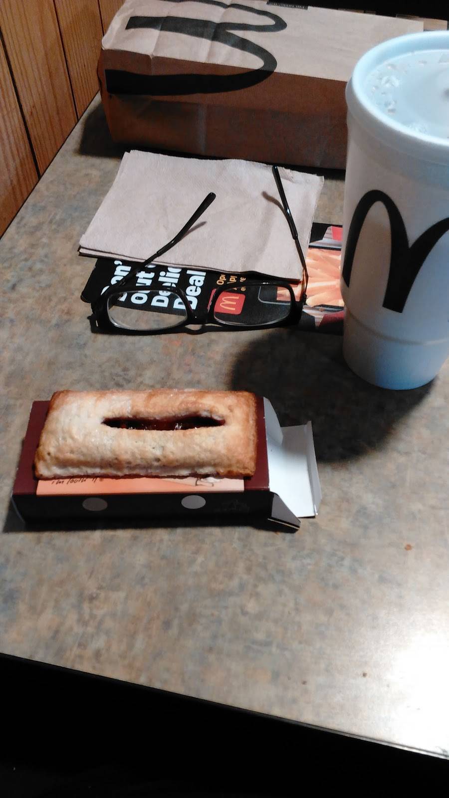 McDonalds | cafe | 2011 Chamberlayne Ave, Richmond, VA 23222, USA | 8043213405 OR +1 804-321-3405