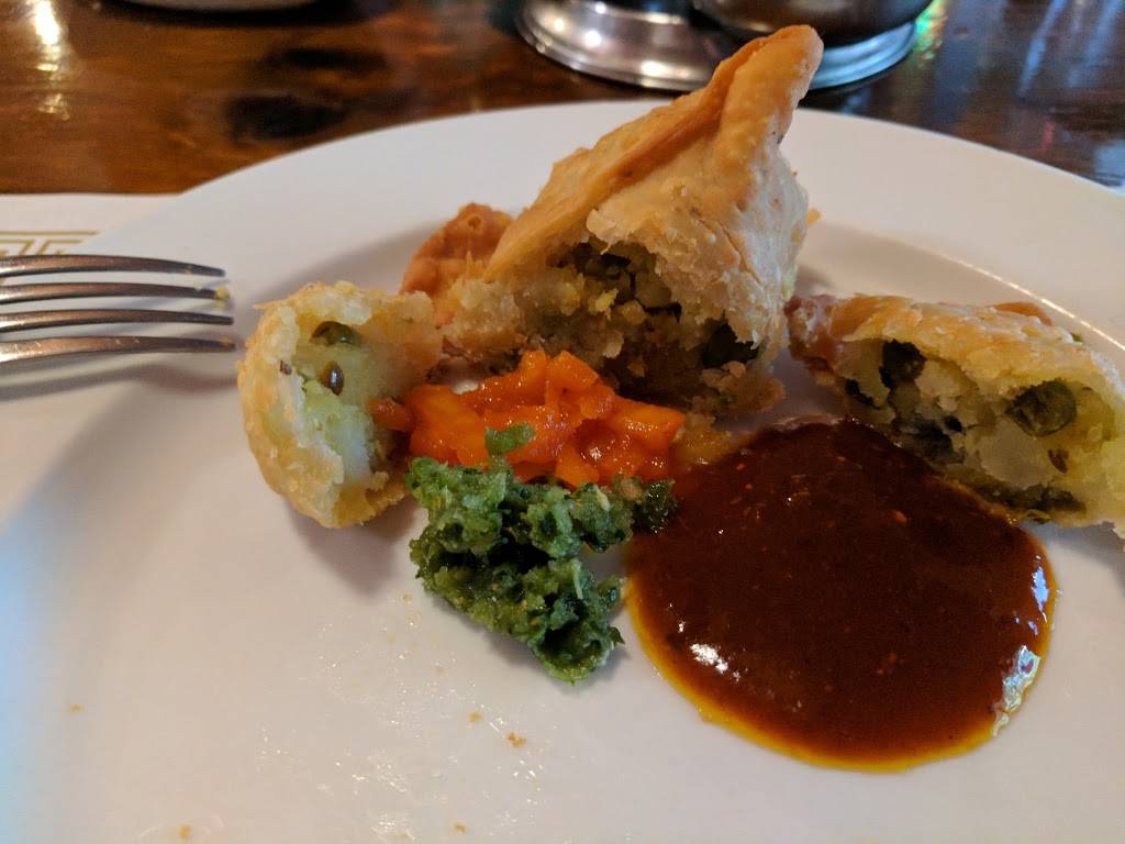 India Palace | restaurant | 129 E 10th St, Lawrence, KS 66044, USA | 7853314300 OR +1 785-331-4300