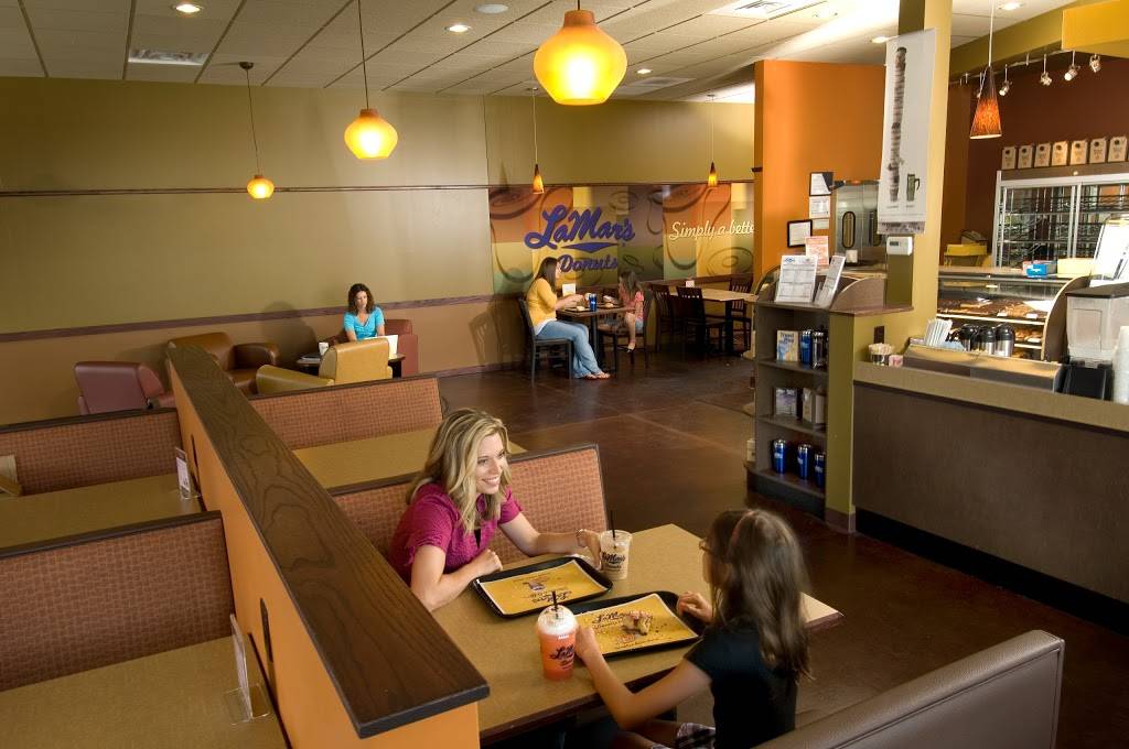 LaMars Donuts and Coffee | bakery | 705 SE Melody Ln G, Lees Summit, MO 64063, USA | 8165245515 OR +1 816-524-5515