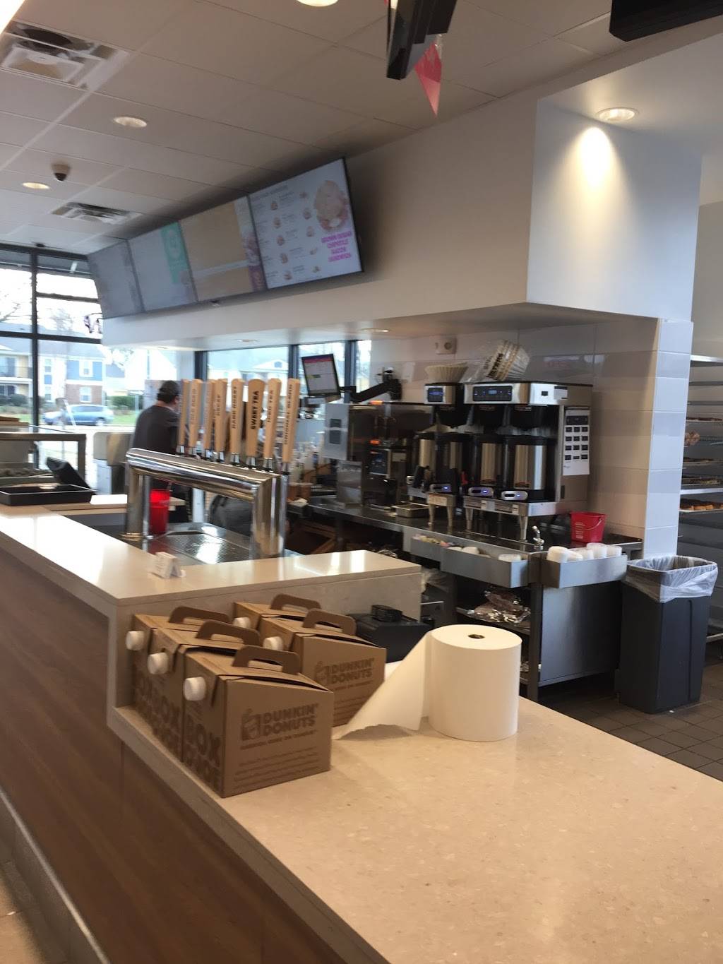 Dunkin Donuts | restaurant | 1116 Volvo Pkwy, Chesapeake, VA 23320, USA | 7575477271 OR +1 757-547-7271