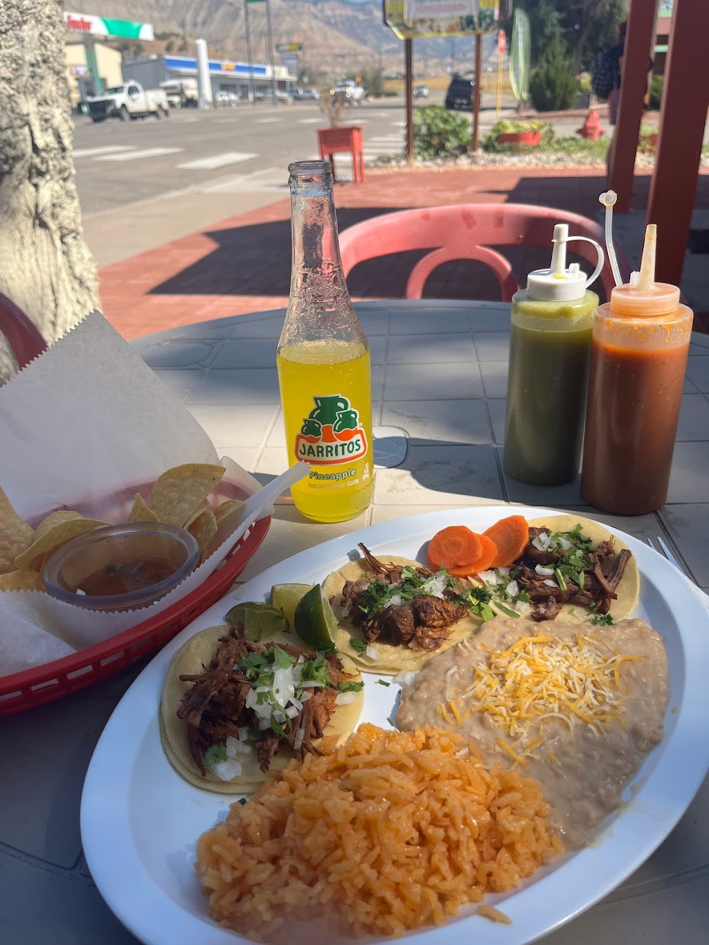 Nalinis Restaurant | restaurant | 257 E 1st St, Parachute, CO 81635, USA | 9702850199 OR +1 970-285-0199