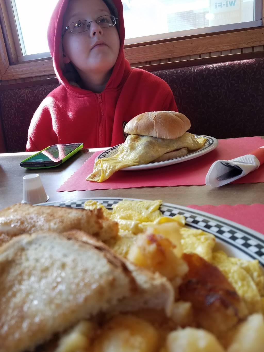 Club Diner | restaurant | 145 Dutton St, Lowell, MA 01852, USA | 9784521679 OR +1 978-452-1679