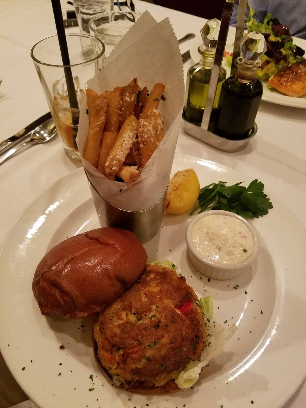 The Capital Grille | restaurant | 230 Tresser Blvd, Stamford, CT 06901, USA | 2039670000 OR +1 203-967-0000