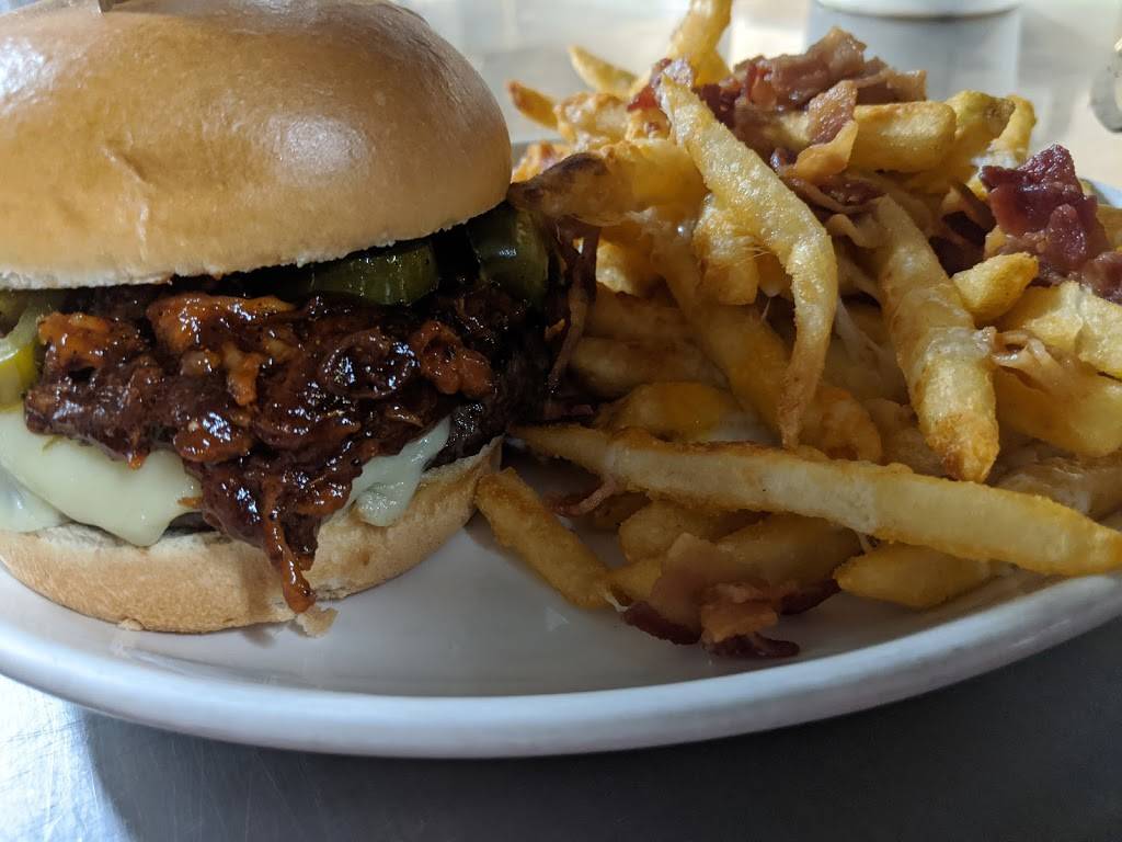 Big Willys Townhouse | restaurant | 1724 Lafayette Ave, Terre Haute, IN 47804, USA | 8128144102 OR +1 812-814-4102