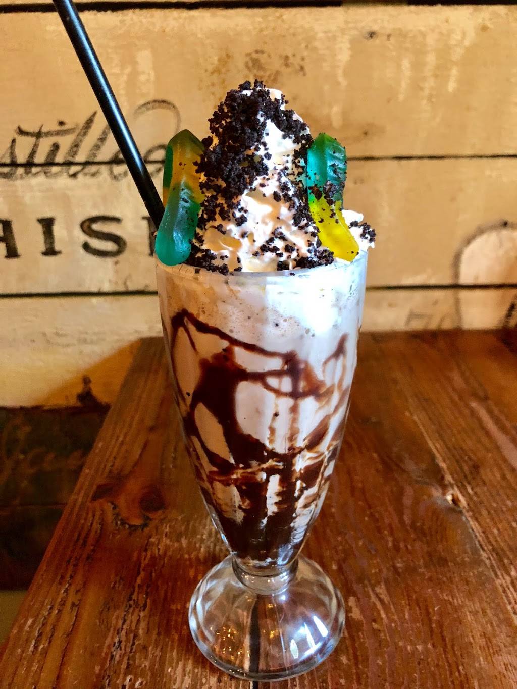 Dempseys Burger Pub at Clifton Square | restaurant | 3700 E Douglas Ave #78, Wichita, KS 67208, USA | 3164253831 OR +1 316-425-3831