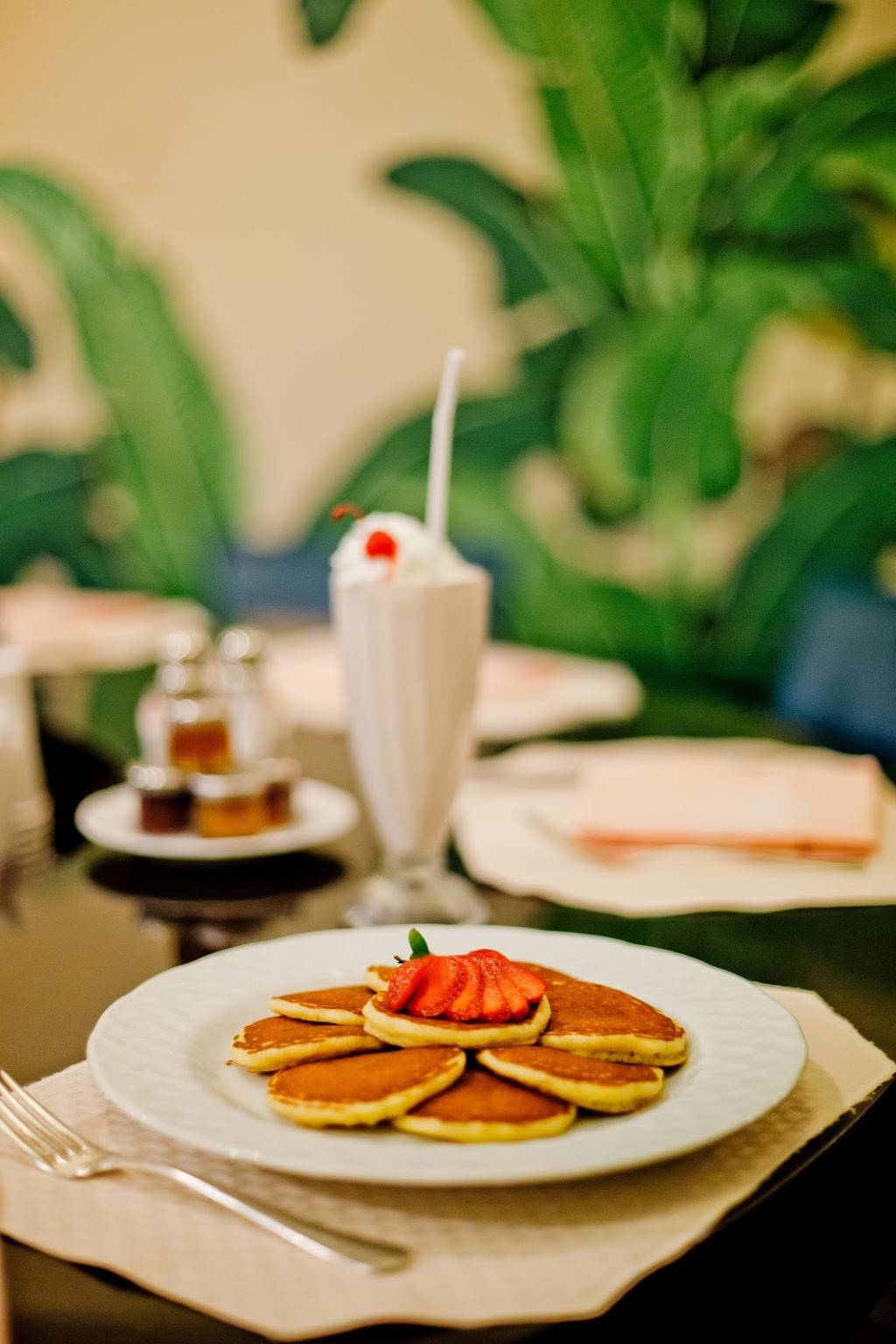 Fountain Coffee Room | restaurant | 9641 Sunset Blvd, Beverly Hills, CA 90210, USA | 3102762251 OR +1 310-276-2251