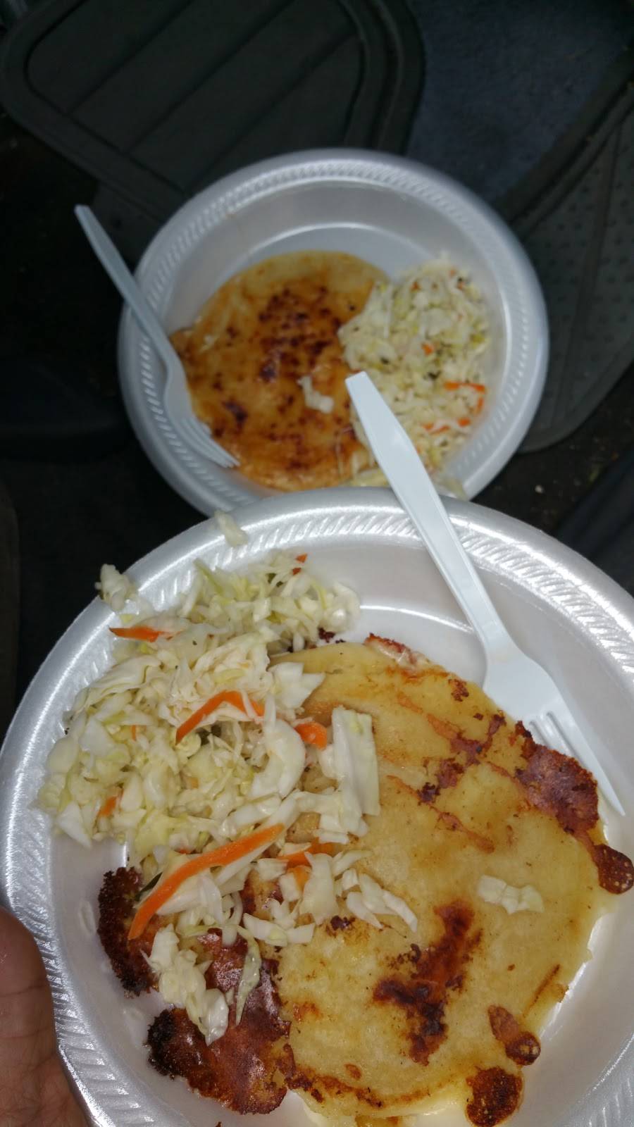 Pupuseria Daysi | restaurant | 200 W Buttonwood St, Reading, PA 19601, USA | 4847210774 OR +1 484-721-0774