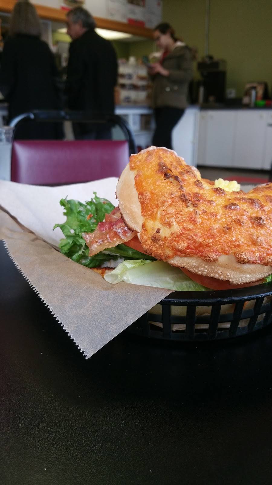 Big Apple Bagels | bakery | 3915 Plainfield Ave NE, Grand Rapids, MI 49505, USA | 6163641919 OR +1 616-364-1919