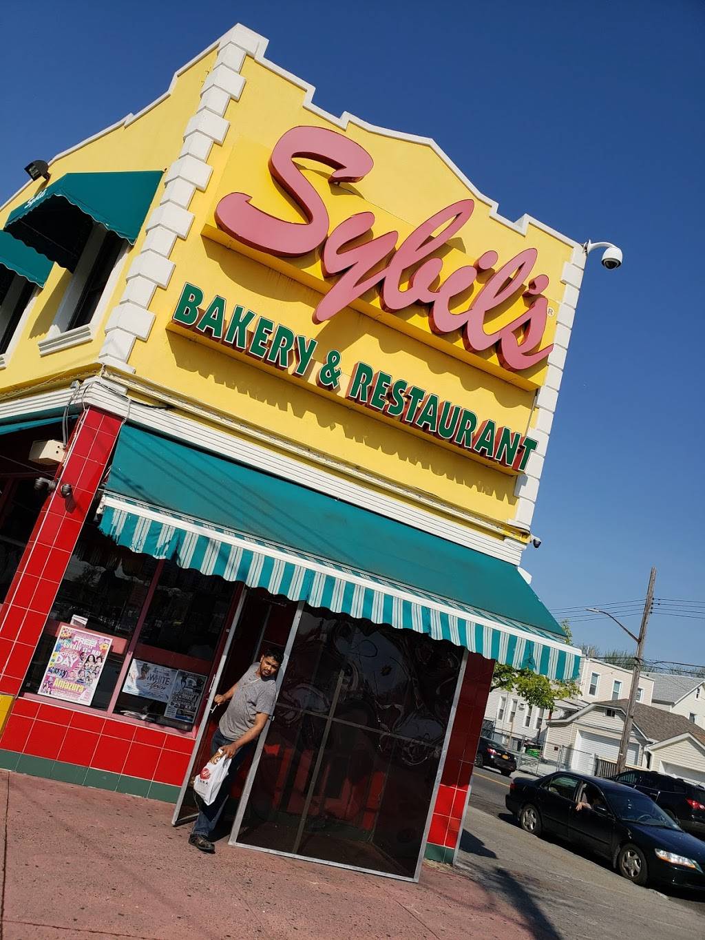 Sybils | bakery | 13217 Liberty Ave, Jamaica, NY 11419, USA | 7188359235 OR +1 718-835-9235