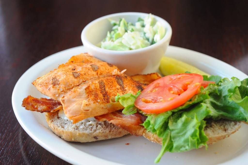 Chattanooga Billiard Club Inc | restaurant | 725 Cherry St, Chattanooga, TN 37402, USA | 4232677740 OR +1 423-267-7740