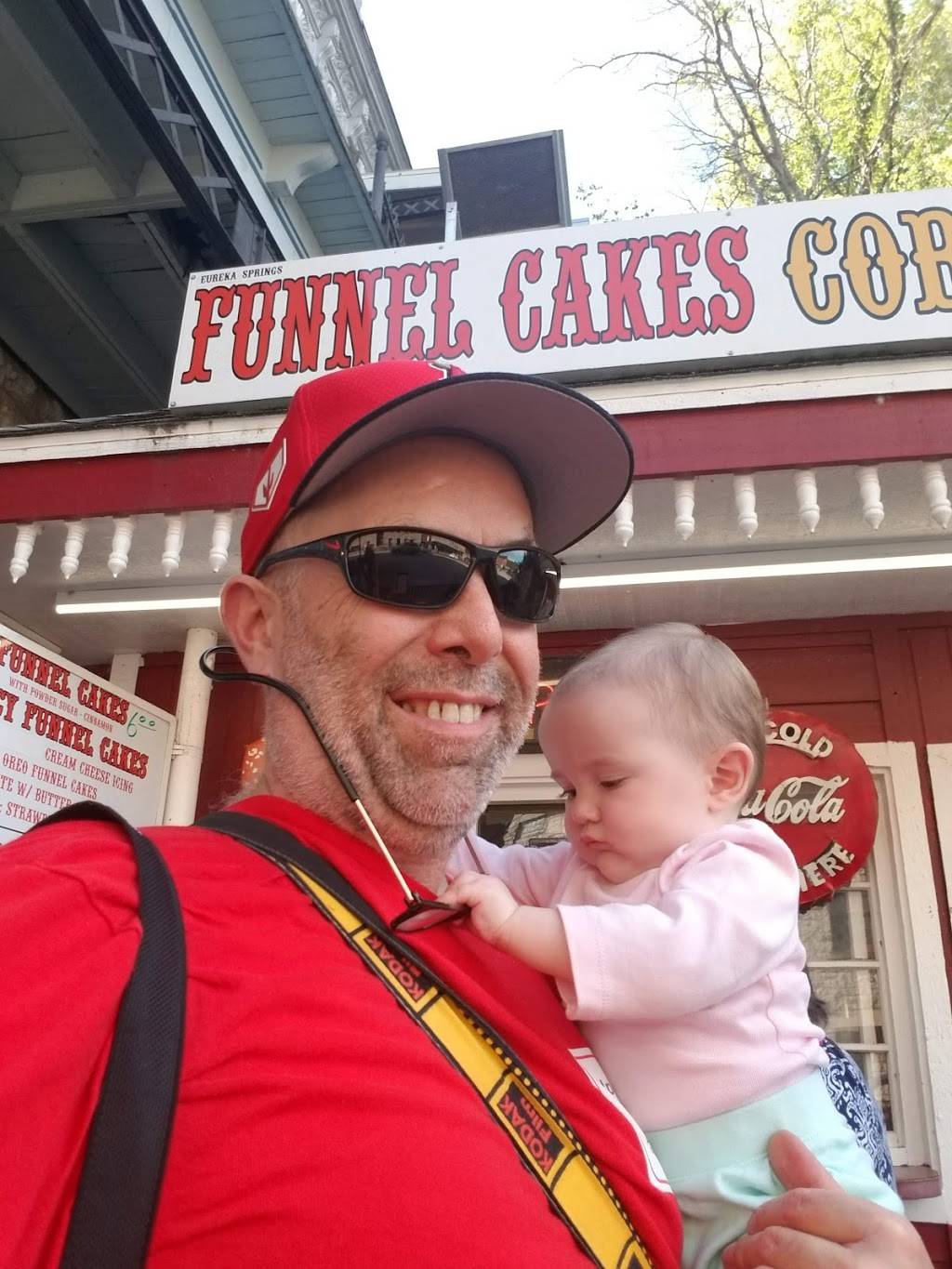 Eureka Springs Funnel Cake Factory | restaurant | 27s N Main St, Eureka Springs, AR 72632, USA | 4796166456 OR +1 479-616-6456