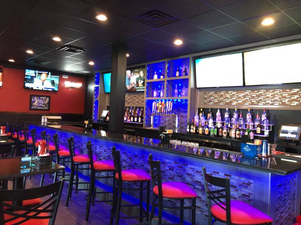 Mugs N Jugs Oldsmar | restaurant | 4013 Tampa Rd, Oldsmar, FL 34677, USA | 8135430439 OR +1 813-543-0439