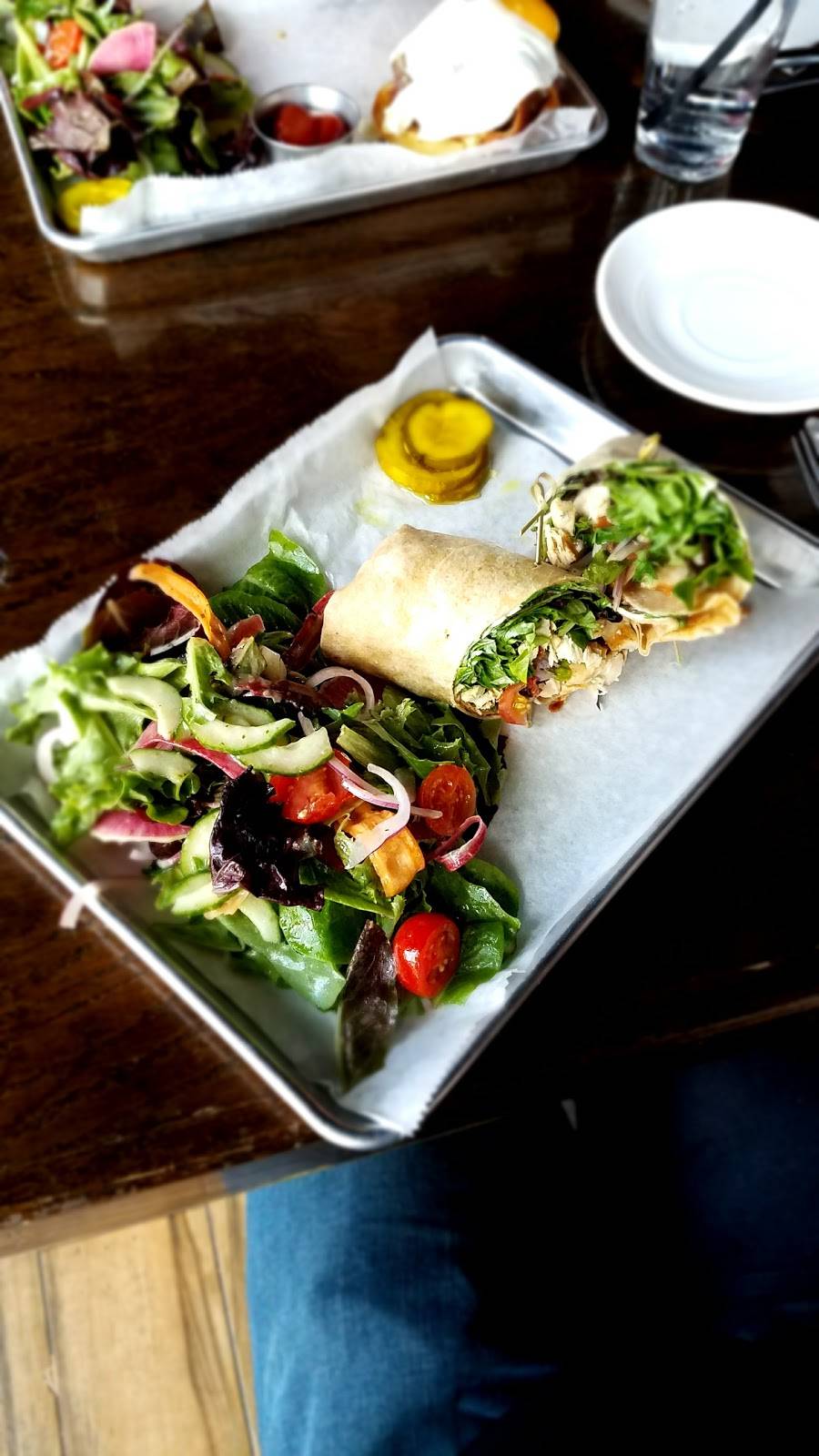 Quinns | restaurant | 1724-1744 Wilson Blvd, Arlington, VA 22209, USA | 7036403566 OR +1 703-640-3566