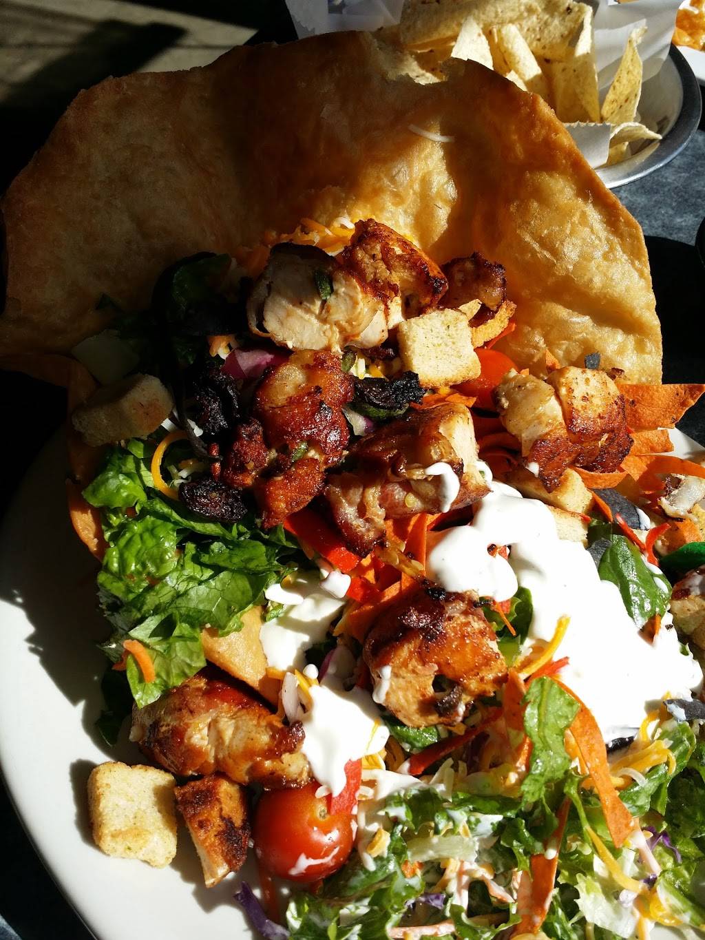 Iguana Joes Mont Belvieu | restaurant | 9118 TX-146, Baytown, TX 77520, USA | 2815765618 OR +1 281-576-5618