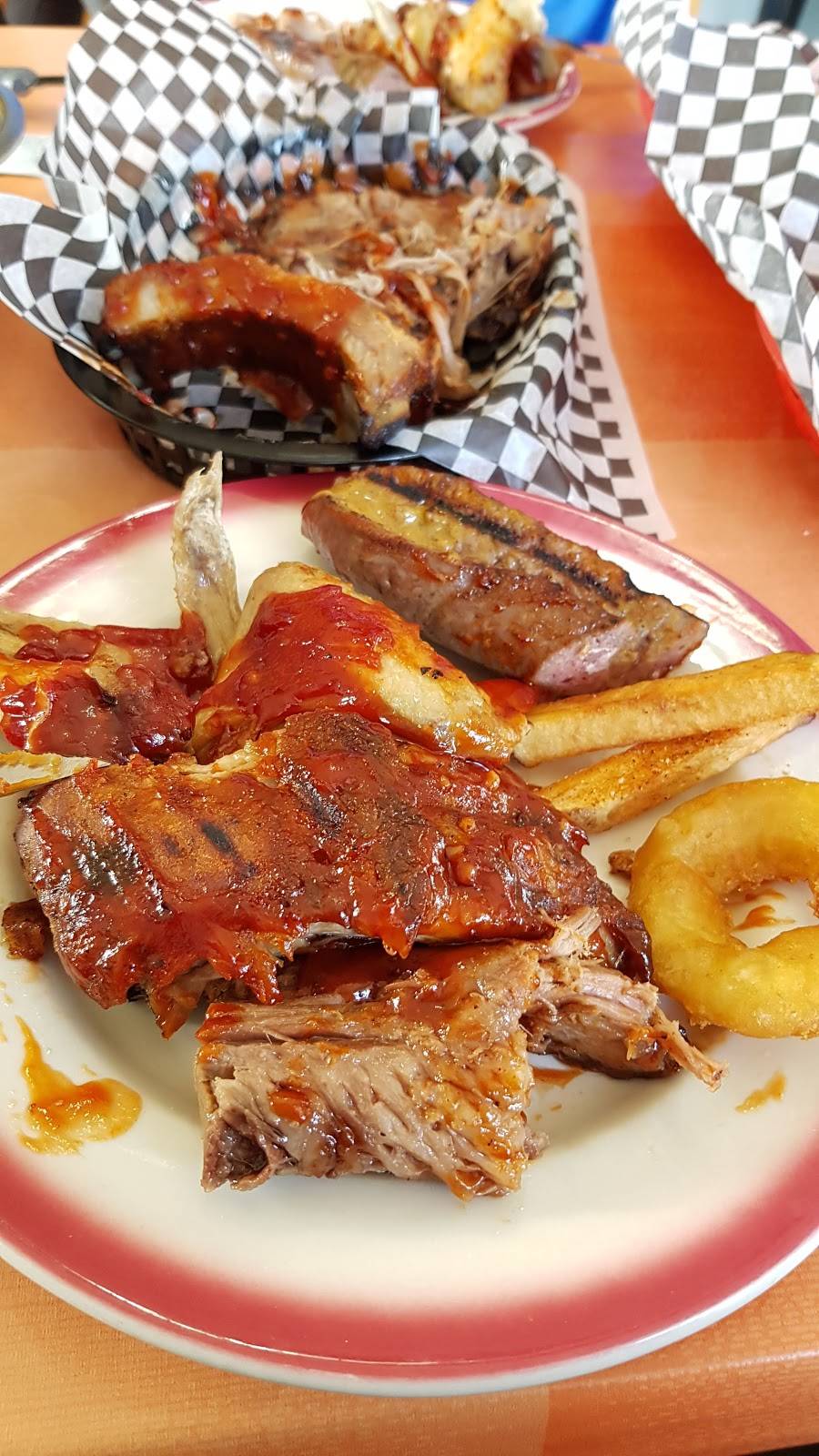 Neils BBQ Nation | restaurant | 178 Dundas St E, Trenton, ON K8V 1L6, Canada | 6133924227 OR +1 613-392-4227