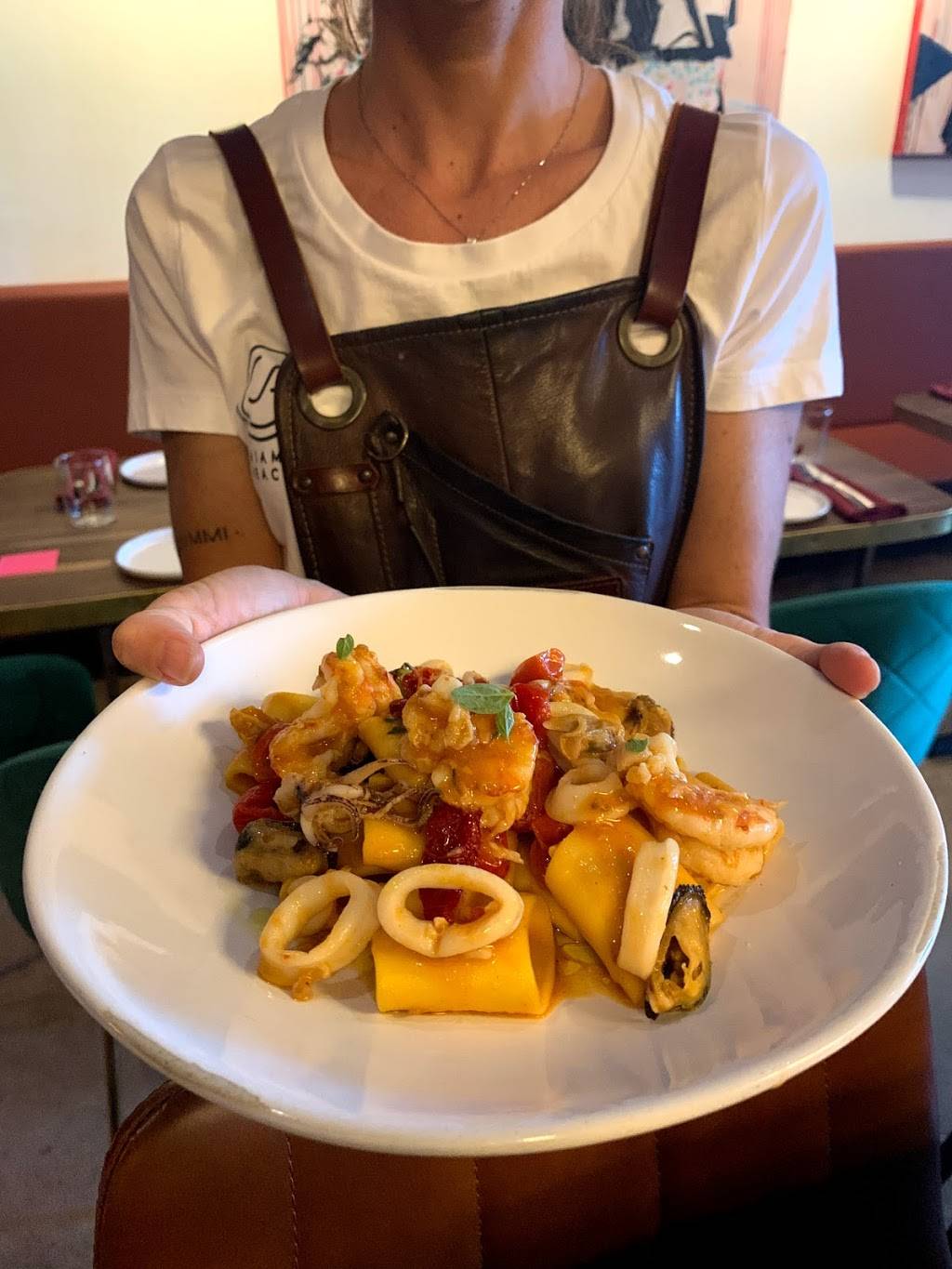 Gino’s Bottega Italiana | restaurant | 6606 Collins Ave, Miami Beach, FL 33141, USA | 3053978296 OR +1 305-397-8296