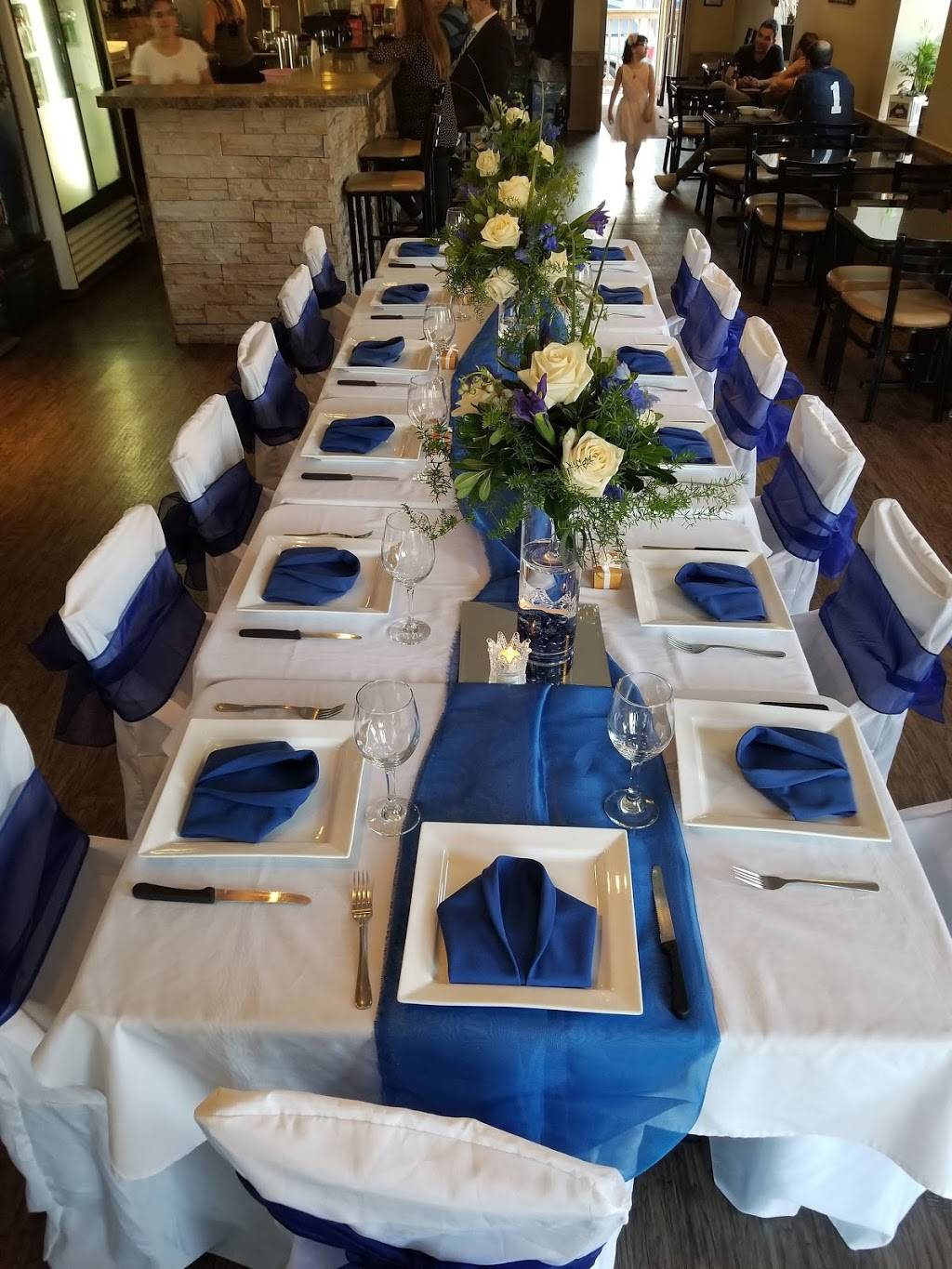 Caloura Bar & Grill | restaurant | 468 Rogers Rd, York, ON M6M 1B1, Canada | 6477483044 OR +1 647-748-3044