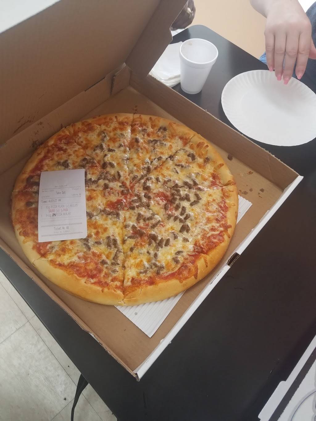 Best In Town Pizza | restaurant | 7971 Castor Ave, Philadelphia, PA 19152, USA | 2157250400 OR +1 215-725-0400