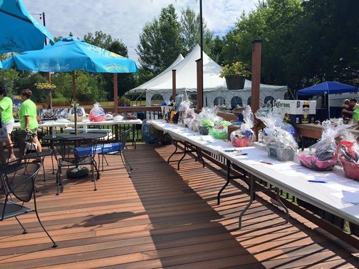 Netties Irish Pub - NIP’S | restaurant | 733 W Wisconsin Ave, Pewaukee, WI 53072, USA | 2626956477 OR +1 262-695-6477