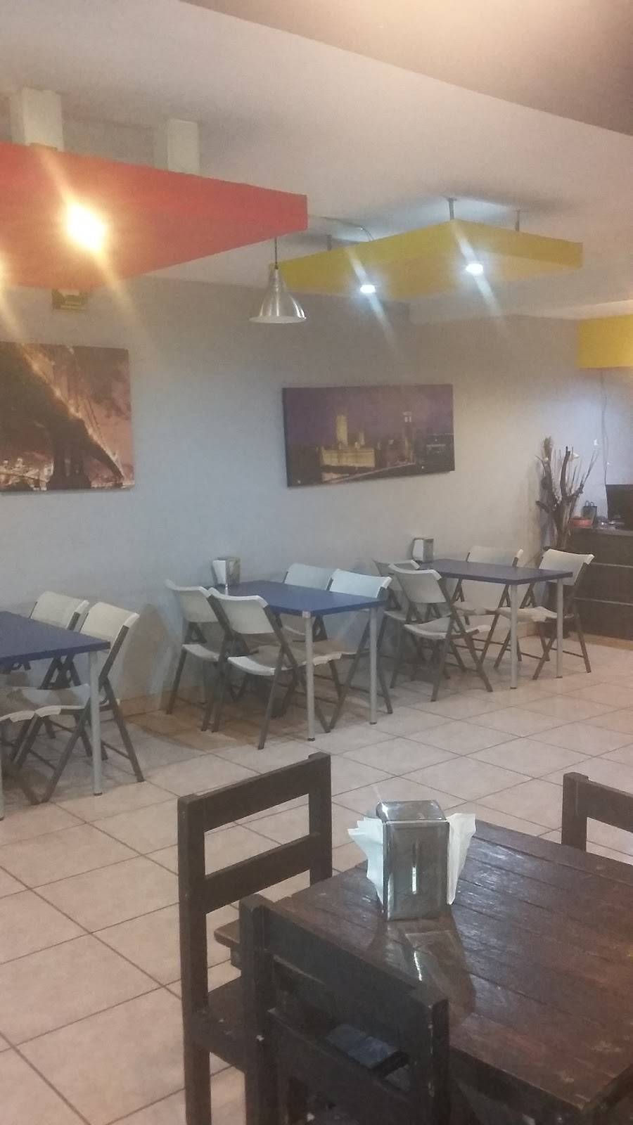 Maminos Pizza | restaurant | Blvd. Geranios 512, Las Lomitas, 22810 Ensenada, B.C., Mexico | 016461749001 OR +52 646 174 9001