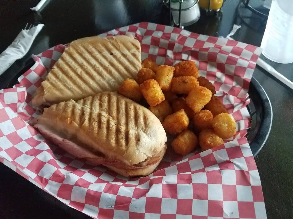 Slims Place | restaurant | 9701 Gulf Dr, Anna Maria, FL 34216, USA | 9415674056 OR +1 941-567-4056