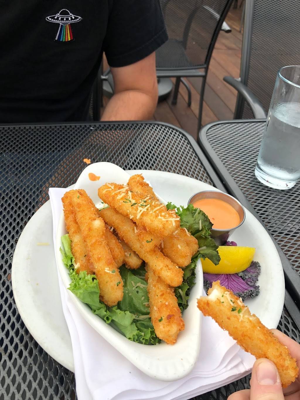 Johnnys Dock Restaurant & Marina | restaurant | 1900 E D St, Tacoma, WA 98421, USA | 2536273186 OR +1 253-627-3186