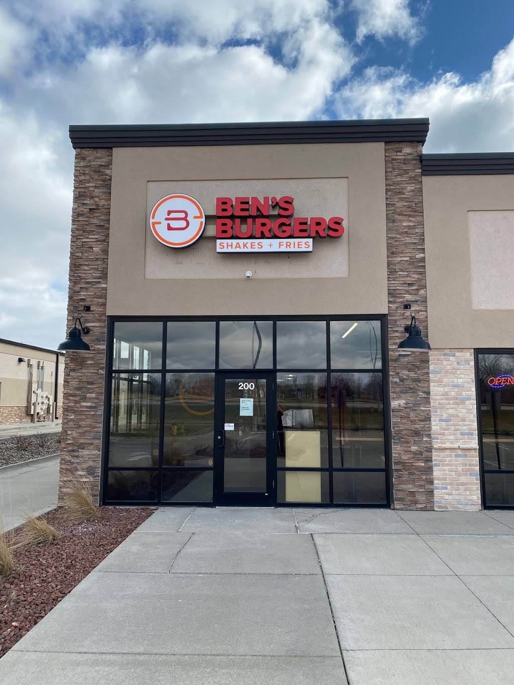 Bens Burgers | restaurant | 1325 SW Oralabor Rd, Ankeny, IA 50023, USA | 5152899888 OR +1 515-289-9888