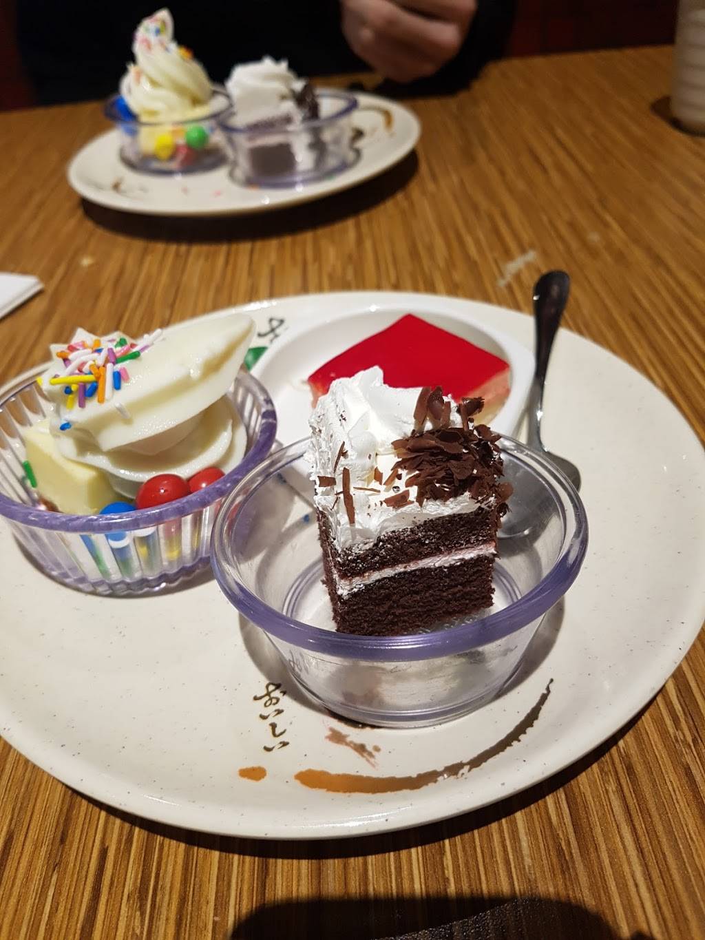 Yes Sushi Waterloo | restaurant | 583 King St N, Waterloo, ON N2V 2E5, Canada | 5198886066 OR +1 519-888-6066