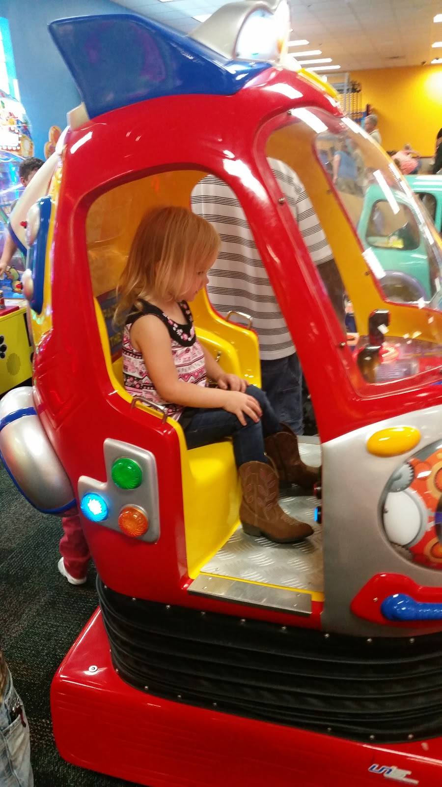 Chuck E. Cheese | restaurant | 500 Old Town Rd, Vestavia Hills, AL 35216, USA | 2059793420 OR +1 205-979-3420