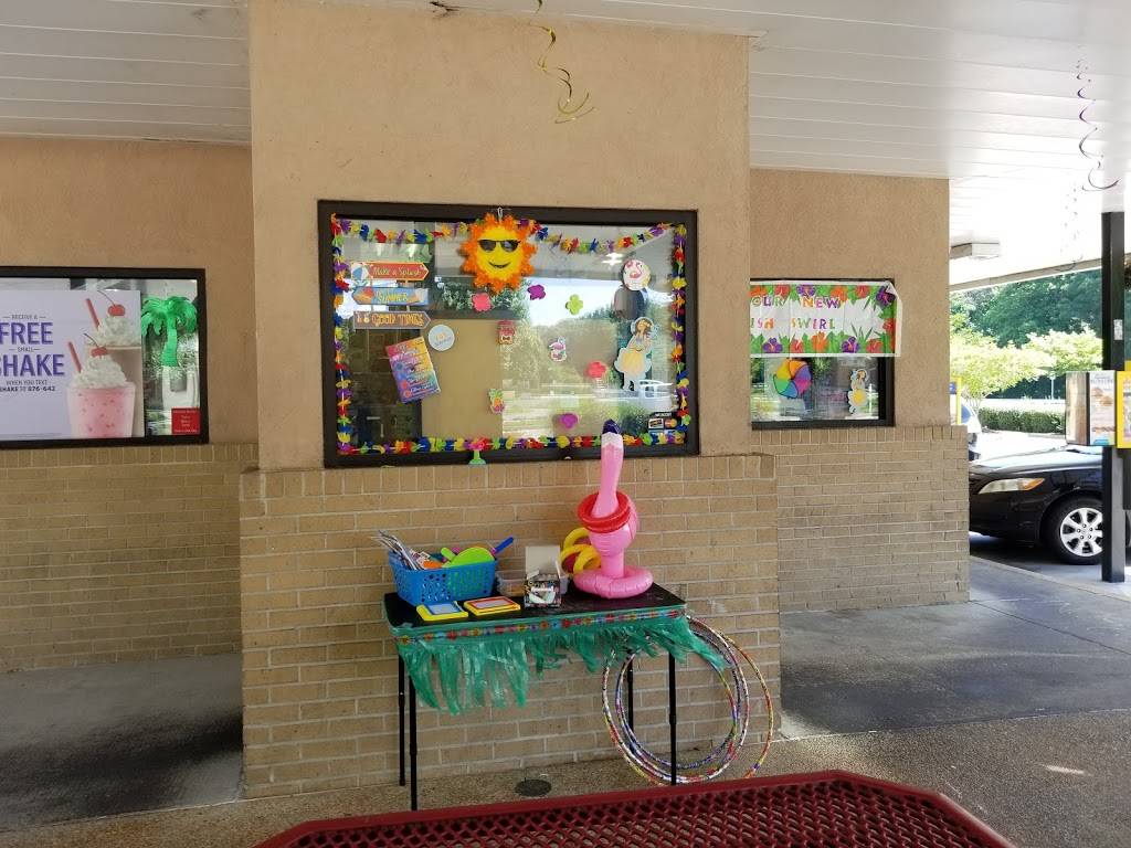 Sonic Drive-In | restaurant | 200 Floyd Thompson Dr, Hampton, VA 23666, USA | 7578659111 OR +1 757-865-9111