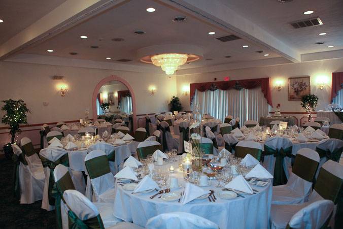 Lusitano Restaurant & Royal Gardens Banquet Facility | restaurant | 822 King Philip St, Fall River, MA 02724, USA | 5086729104 OR +1 508-672-9104