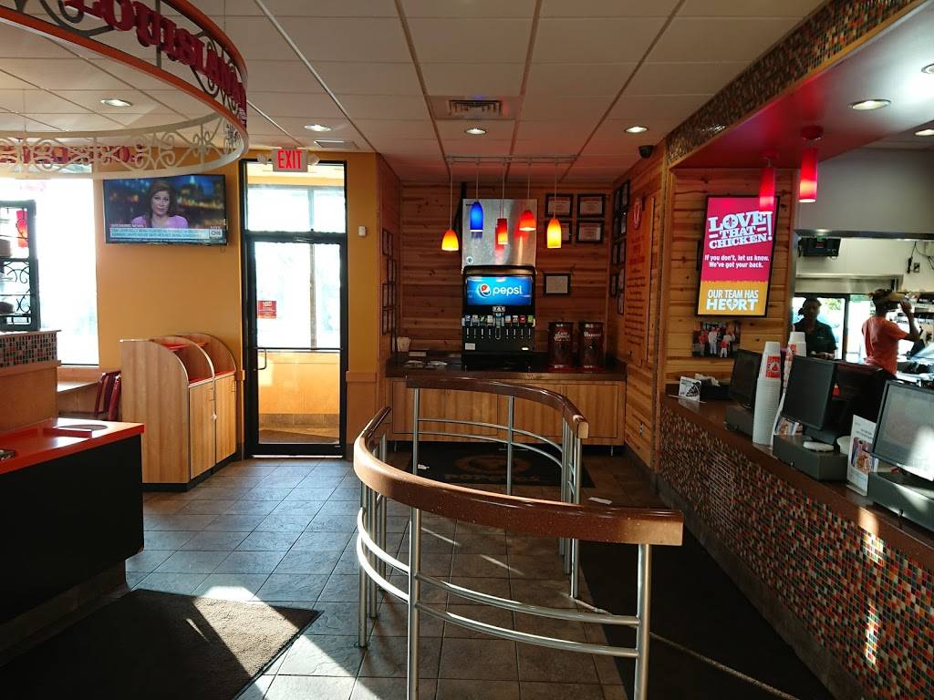 Popeyes Louisiana Kitchen | restaurant | 115 E New Circle Rd, Lexington, KY 40505, USA | 8593670554 OR +1 859-367-0554